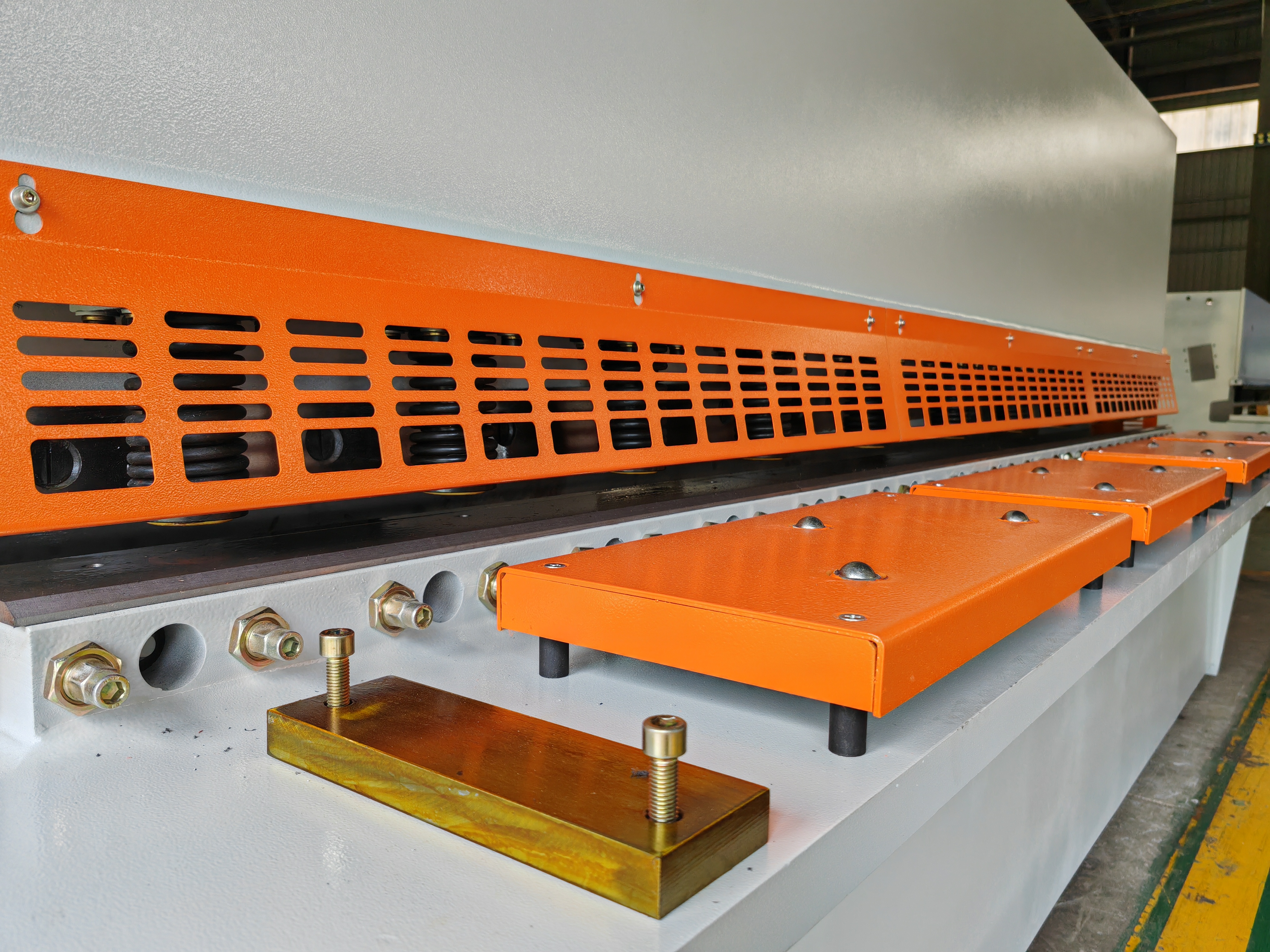 剪板机前工作台