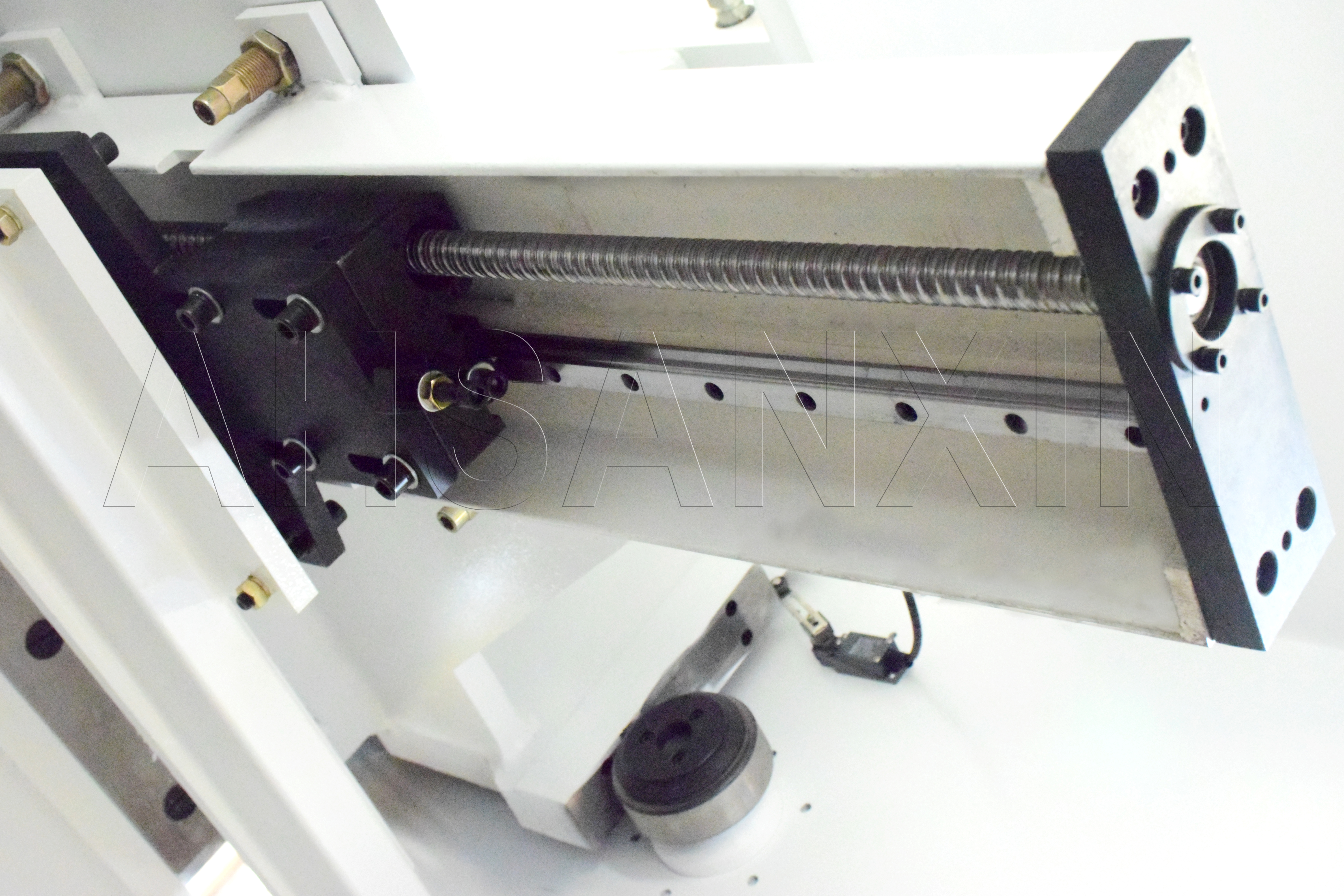 剪板机滚珠丝杆