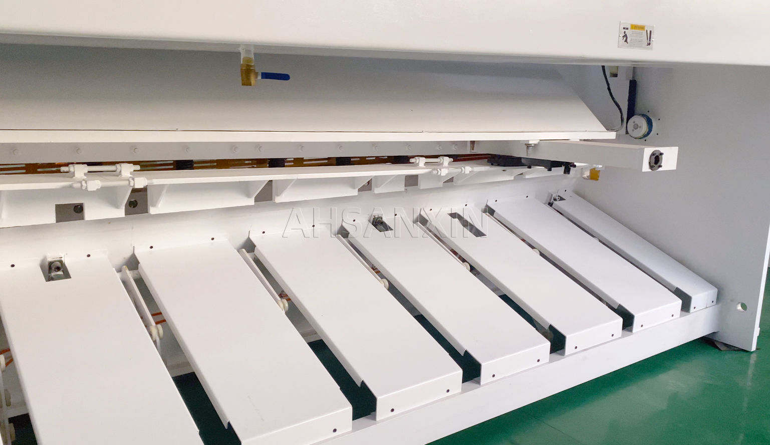 QC12K CNC Hydraulic Pendulum Shearing Machine 